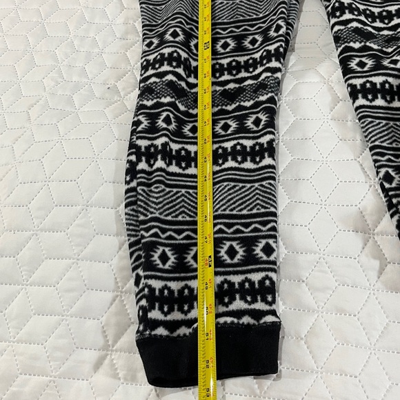 Cuddl Duds Color Me Cozy Hooded One Piece Fleece Pajamas Black Gray Red Size M - Picture 7 of 10